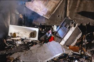 ракетный удар, выжившая в ванной